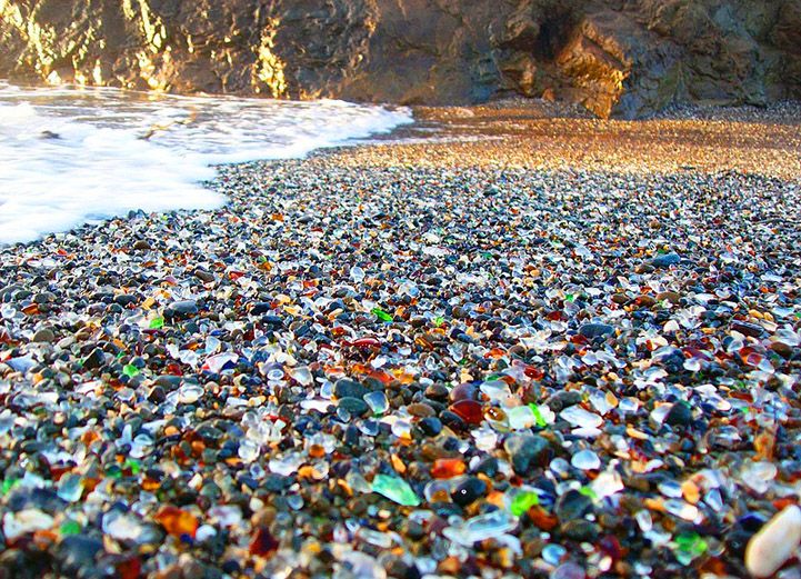 pantai glass beach