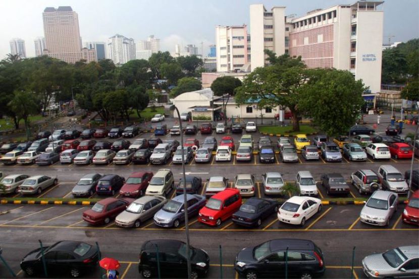 parkir kereta di hospital sesak