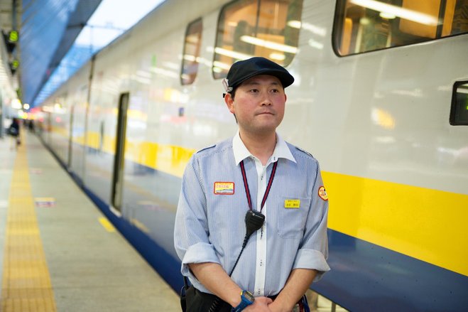 pekerja tukang bersih shinkansen