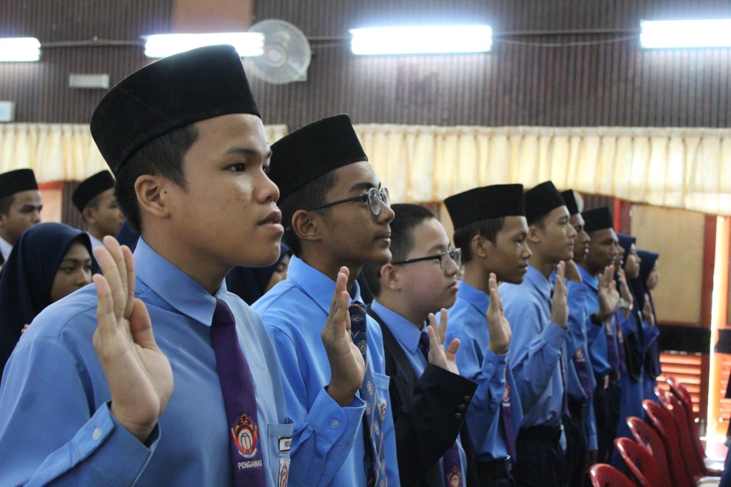 pelajar cemerlang pengawas perhimpunan