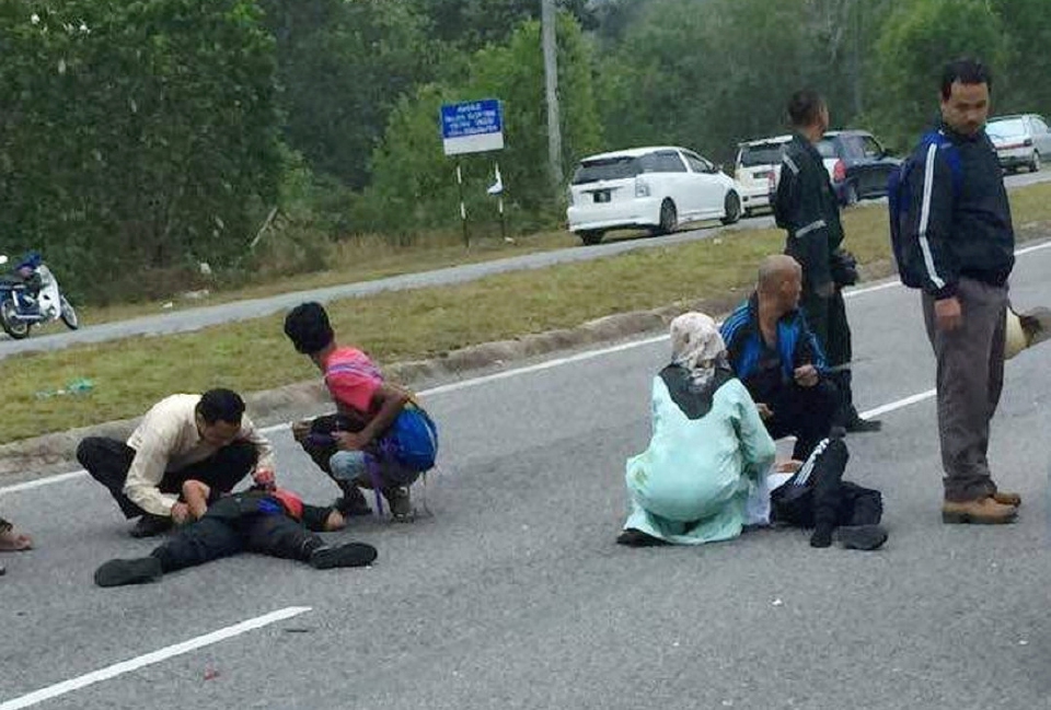 pelajar sekolah dilanggar di depan sekolah