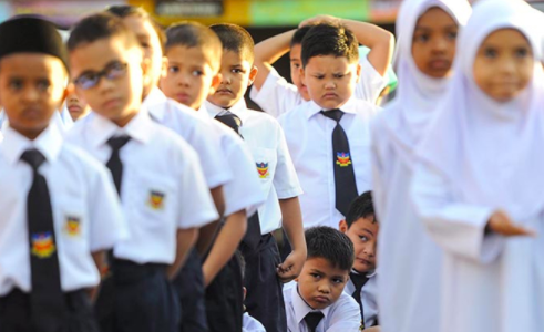 pelajar sekolah rendah segak