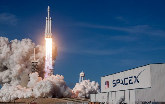 pelancaran falcon heavy