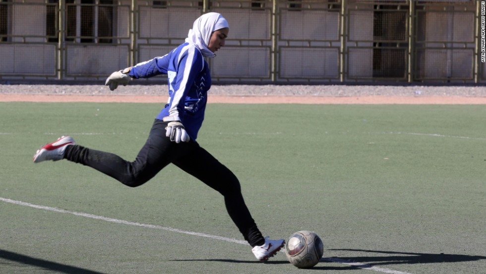 pemain bola sepak berhijab