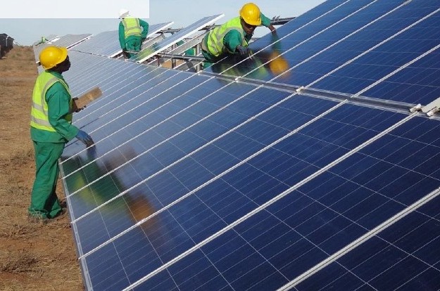 pemasangan awal sistem solar agak tinggi kosnya