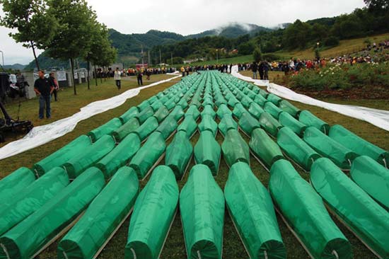 pembunuhan beramai ramai di srebrenica