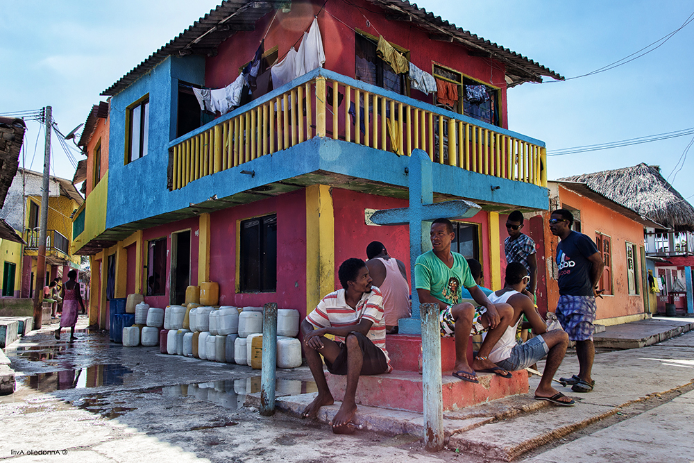 penduduk tempatan di santa cruz del islote