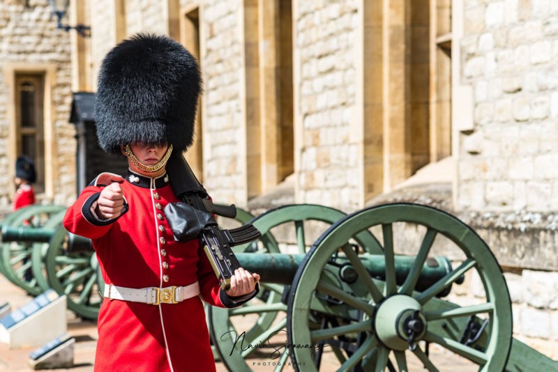 pengawal di tower of london 775