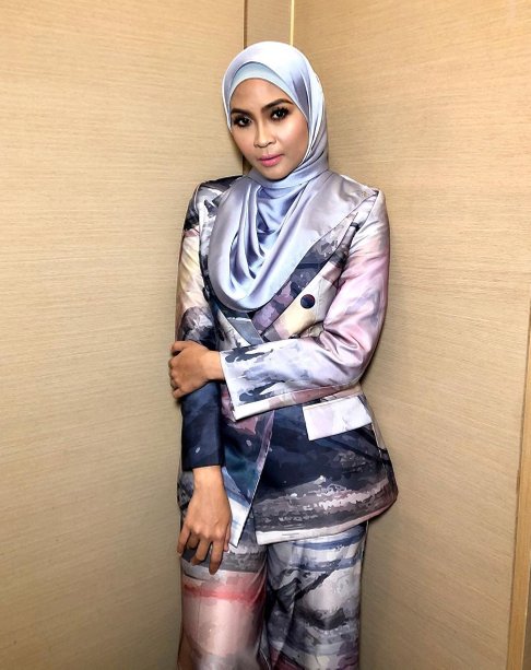 pengganti neelofa meletop