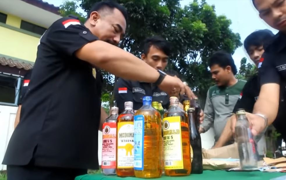 pengharaman jualan minuman keras lumpuhkan 7 eleven indonesia