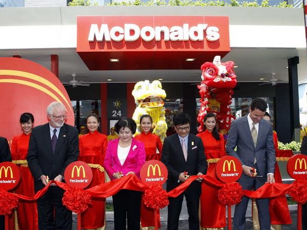 perasmian pembukaan mcdonalds di vietnam