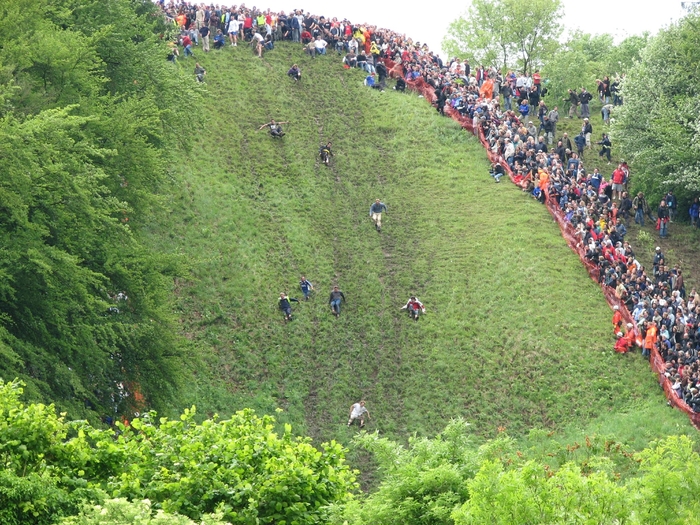 perayaan berbahaya di dunia england cheese rolling 2