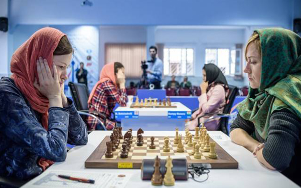 pertandingan chess di iran