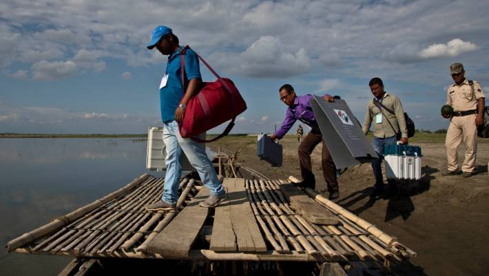 petugas rentasi lautan dan sungai india