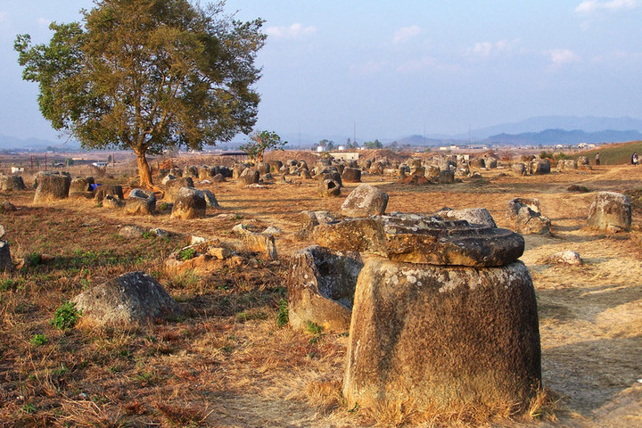 plain of jars phonsavanh laos