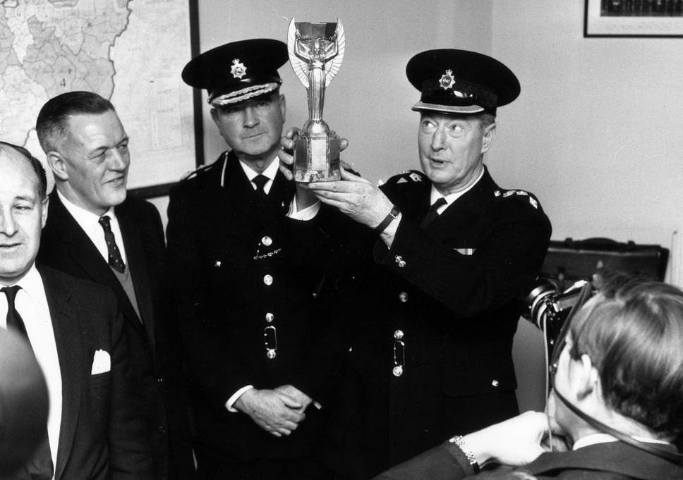 polis british menemui semula trofi jules rimet