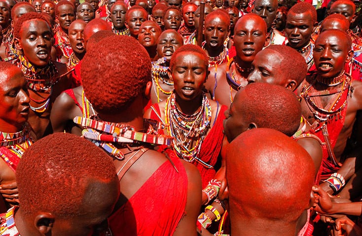 puak maasai mewarnakan kulit merah