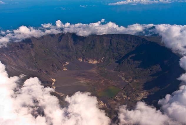 puncak gunung tambora 854