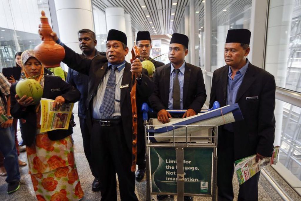 raja bomoh ritual di airport