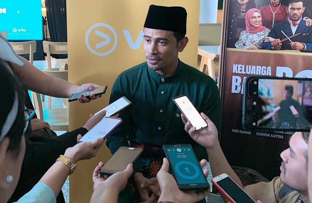 rapat dengan seorang model wanita ini kenyataan remy ishak 1