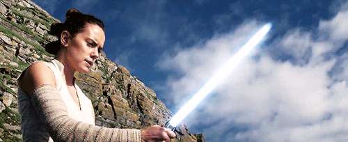 rey dengan lightsaber