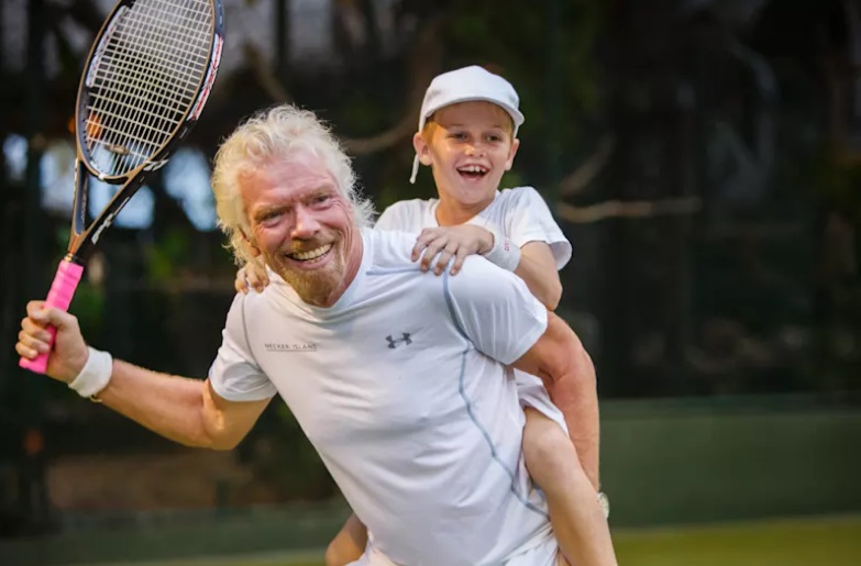 richard branson bermain tenis