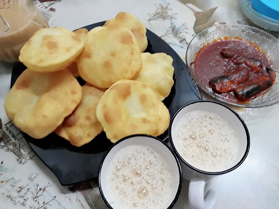 roti puri dan sardin