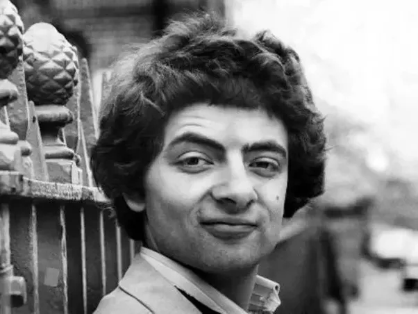 rowan atkinson mempunyai ijazah dari universiti oxford