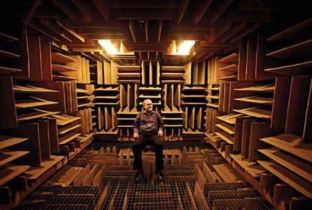 ruang anechoic di orfield laboratories