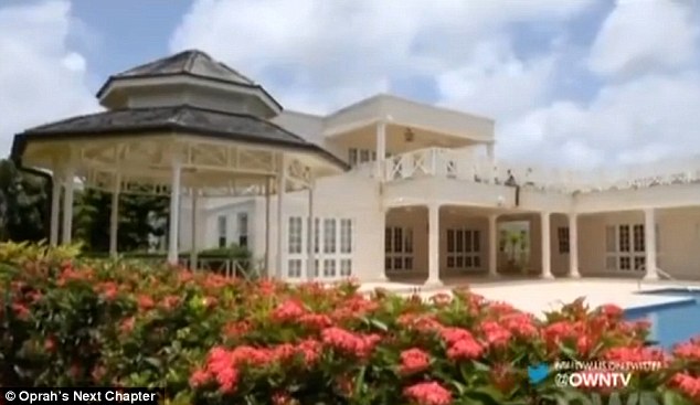 rumah baru untuk ibu rihanna di barbados