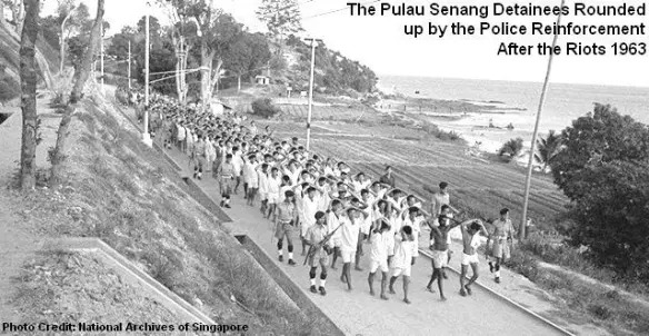 rusuhan pulau senang