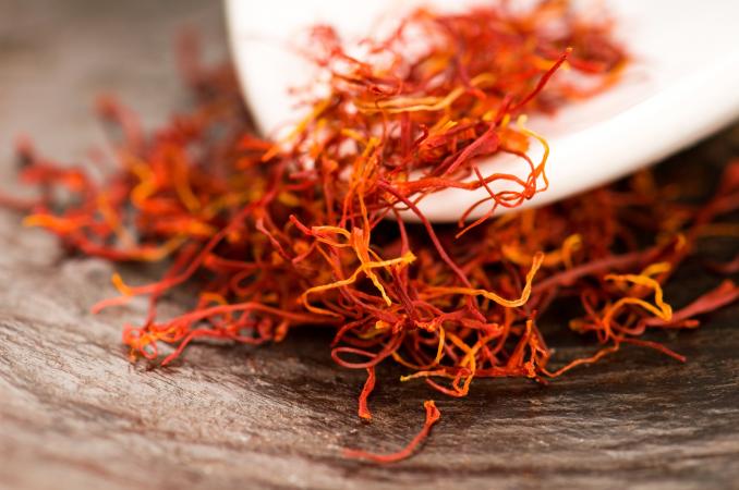 saffron adalah perkataan bahasa arab