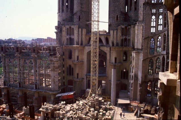 sagrada familia pada tahun 1988