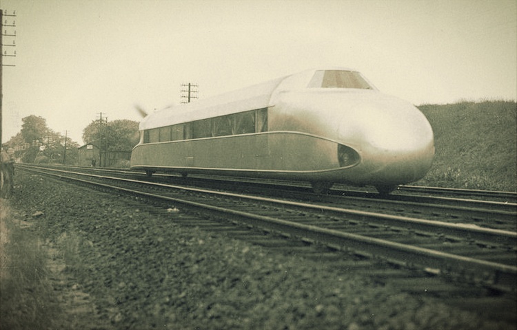 schienenzeppelin kereta api paling pelik