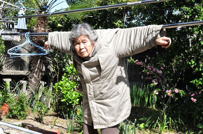 sidai baju lawak nenek fotografer