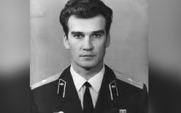 stanislav petrov muda ketika berkhidmat