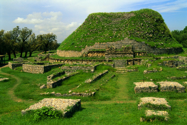 stupa dharmarajika di taxila