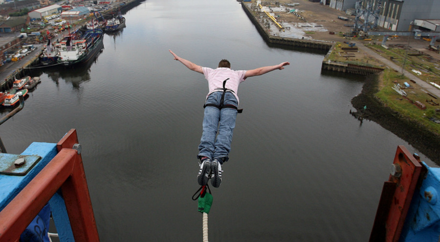 sukan ekstrim bungee jumping