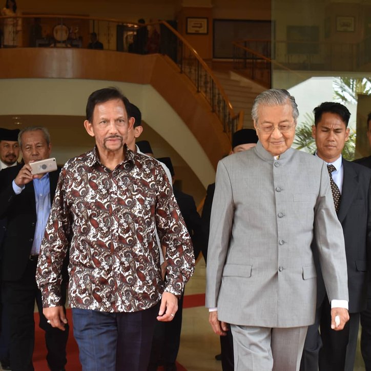 sultan brunei temui tun mahathir pandu sendiri kereta 5