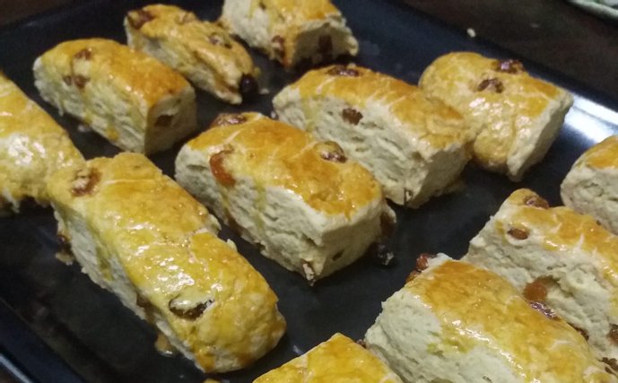 sultana scones