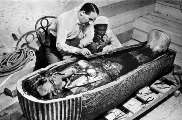 sumpahan tutankhamun