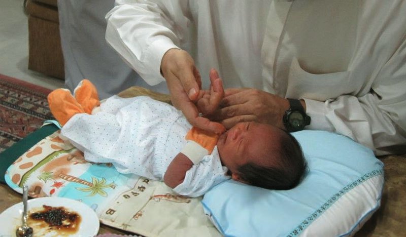 tahnik beri kurma jangan bagi madu pada bayi 2