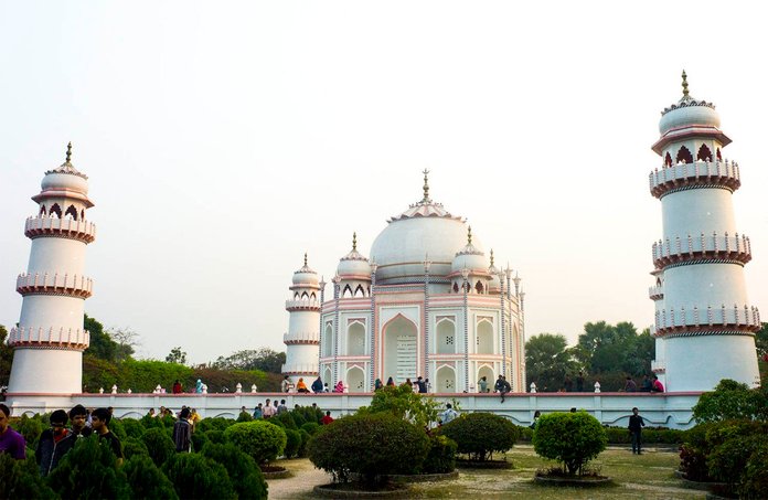 taj mahal bangladesh 2