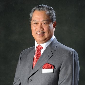 tan sri muhyiddin yassin menteri dalam negeri malaysia