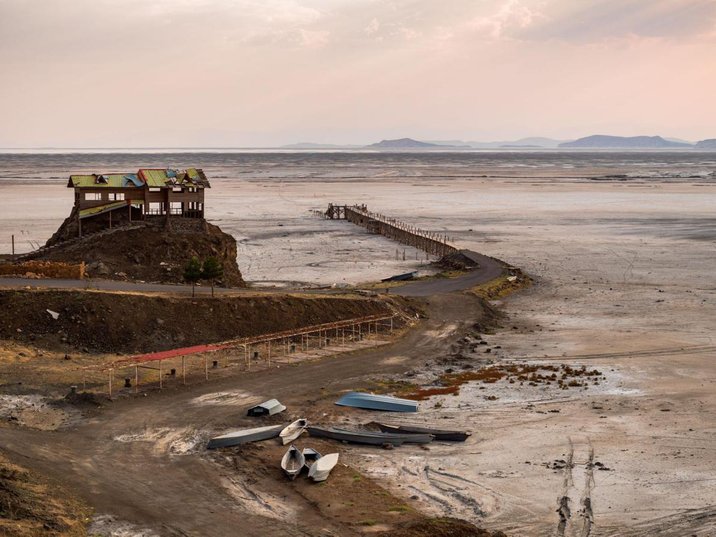 tasik urmia kini kering kontang