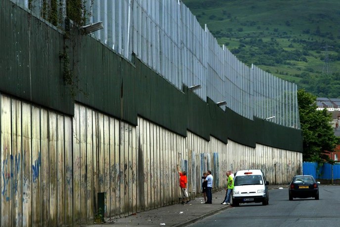 tembok sempadan belfast ireland 2