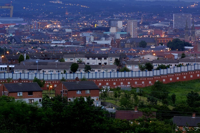 tembok sempadan belfast ireland