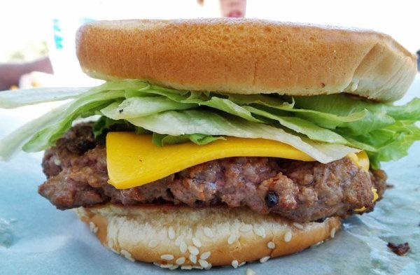 terbalikkan burger untuk mengelakkan isi berterabur