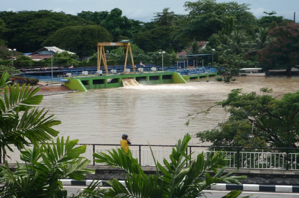 terusan wan mat saman pada hari ini