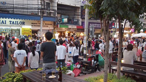 thailand berdiri tegak lagu kebangsaan